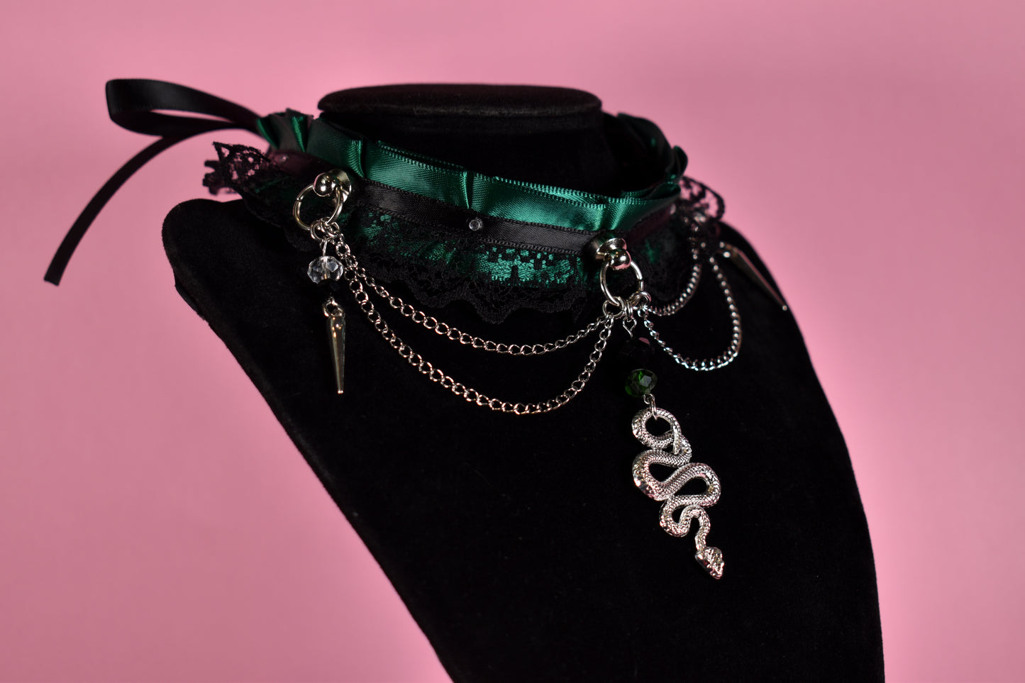 Halloween 2025 - Snake Emerald Lace Choker