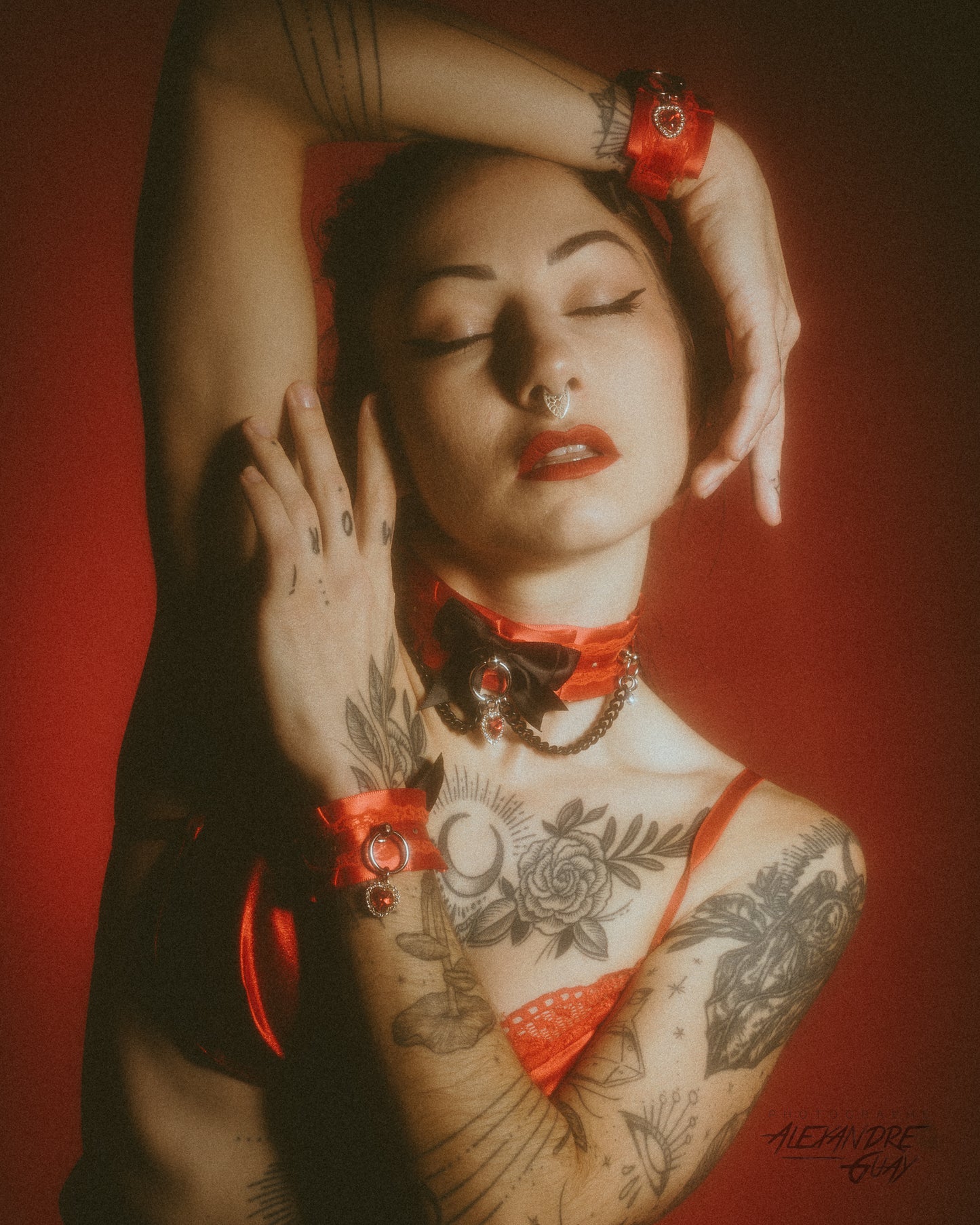 Valentine's 2025 Luxe set Red ( collar + cuffs set )