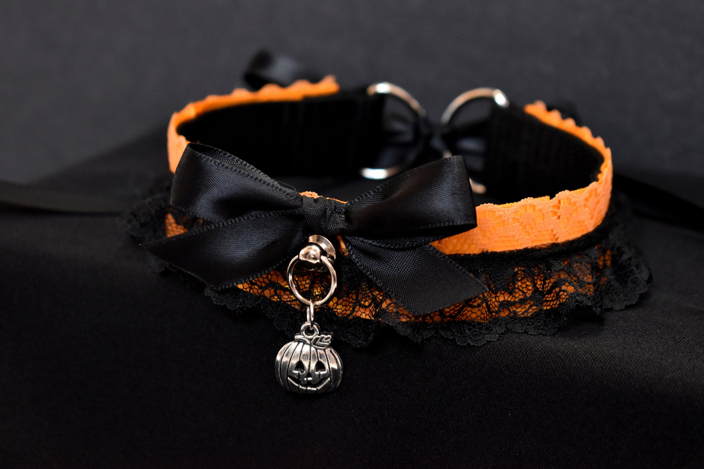 Spooky Kitten Play Choker