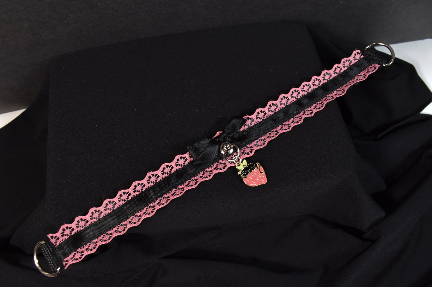 Made to your size / strawberry cat choker / Made to your size