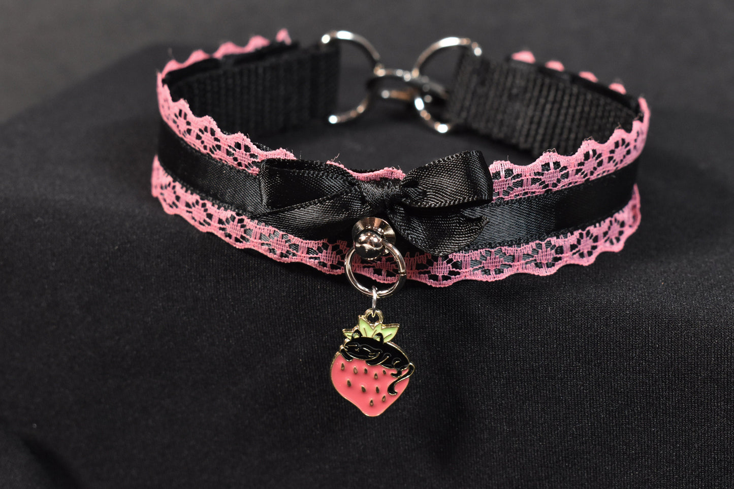 Made to your size / strawberry cat choker / Made to your size