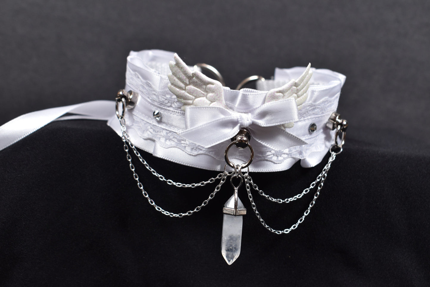 Made to your size / White wings choker
