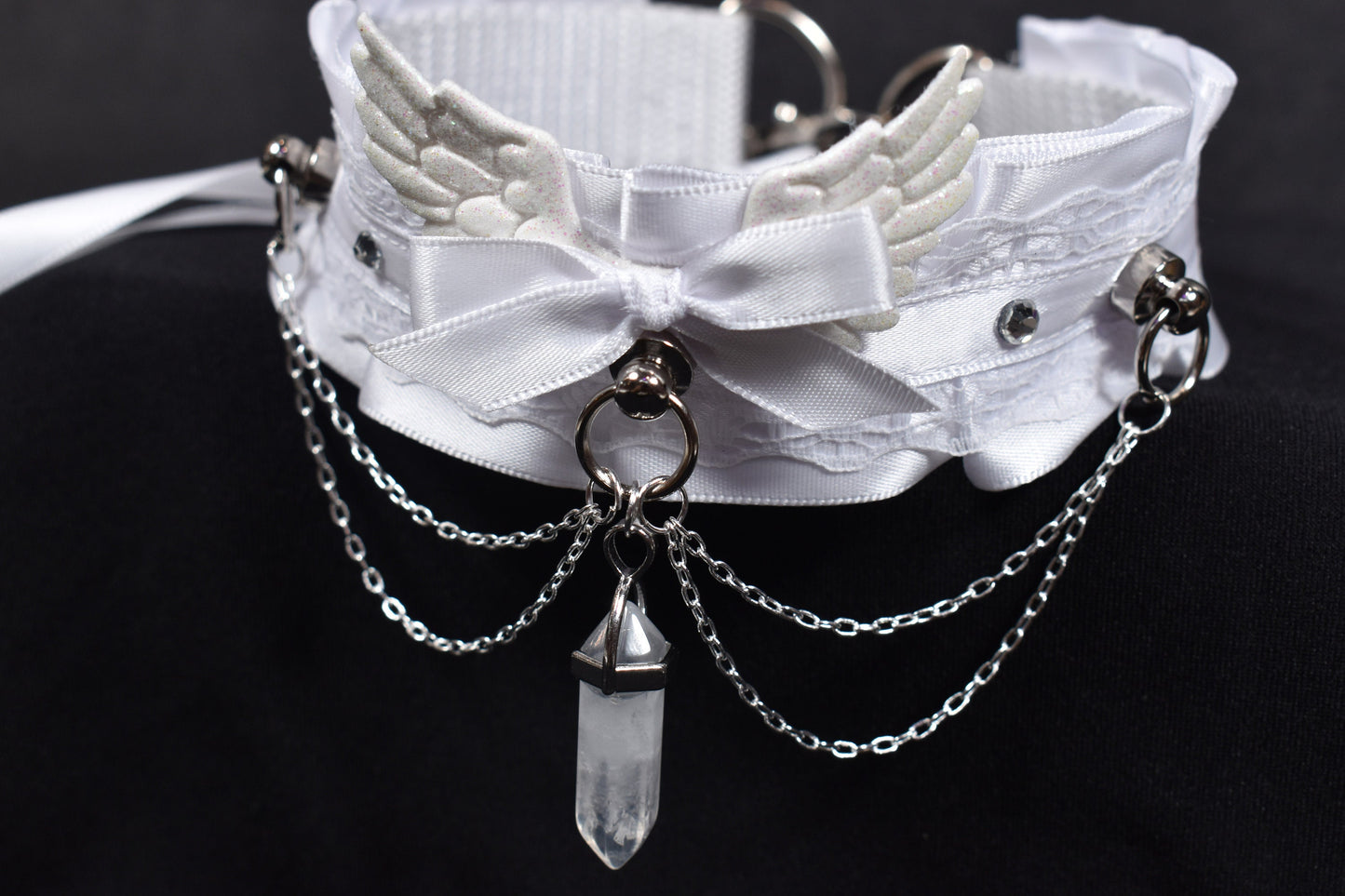 Made to your size / White wings choker