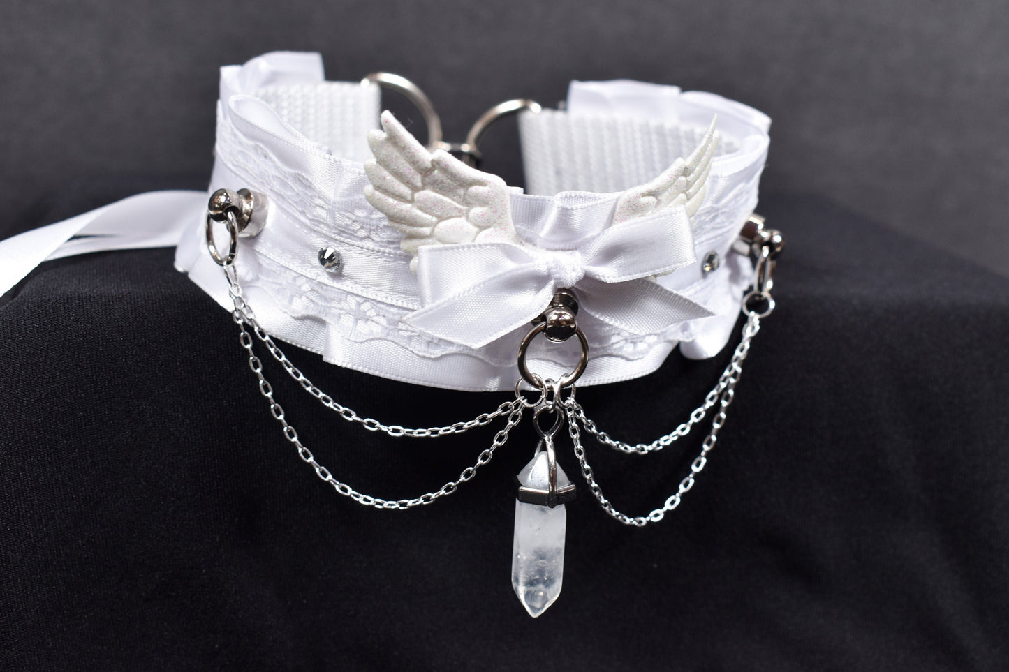 Made to your size / White wings choker