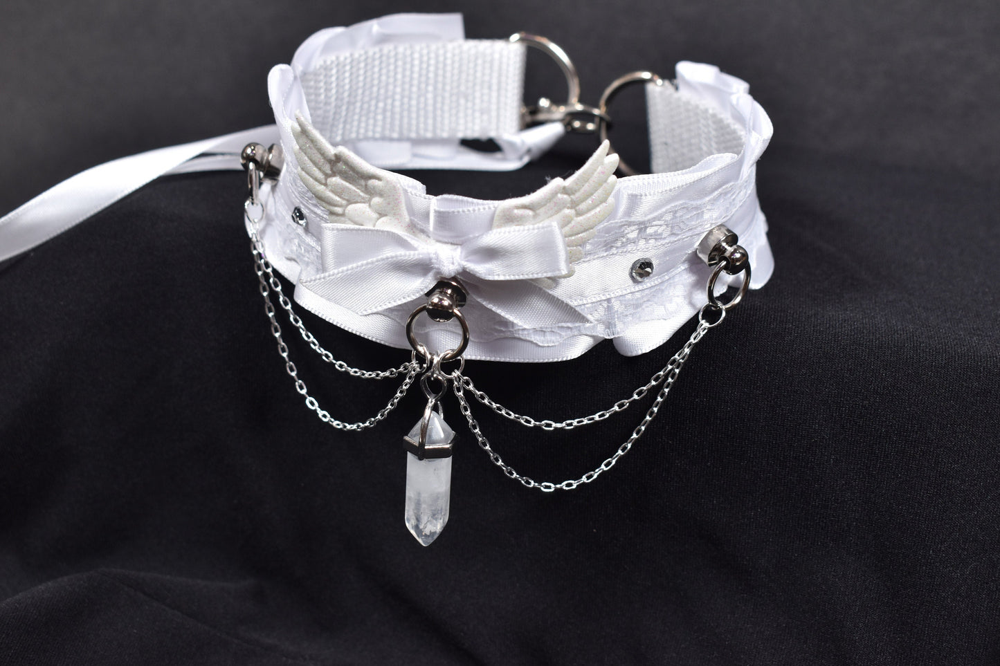 Made to your size / White wings choker