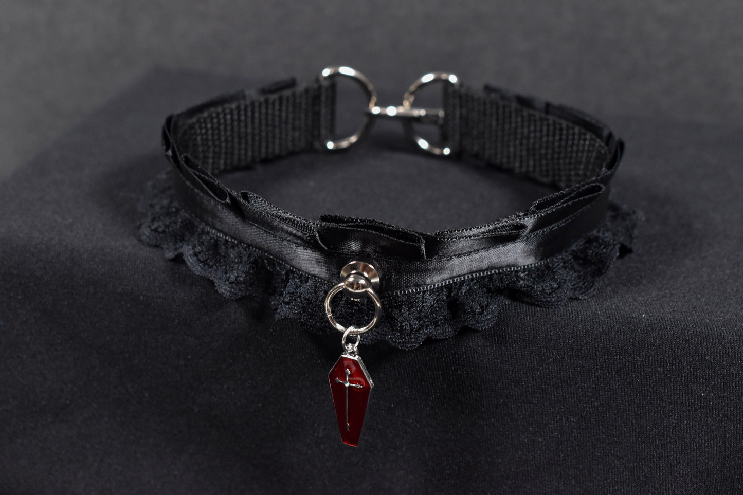 Red Coffin Choker
