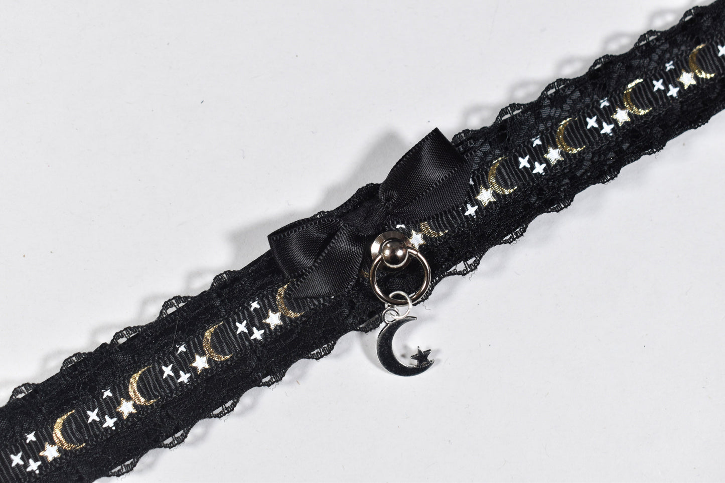 Made to your size / Thin black sky choker