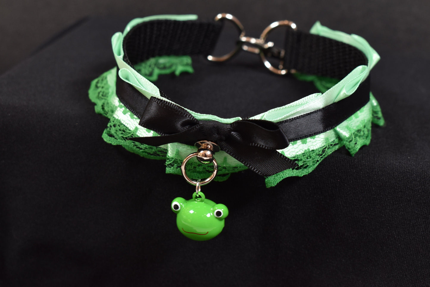 Frog Bell Choker