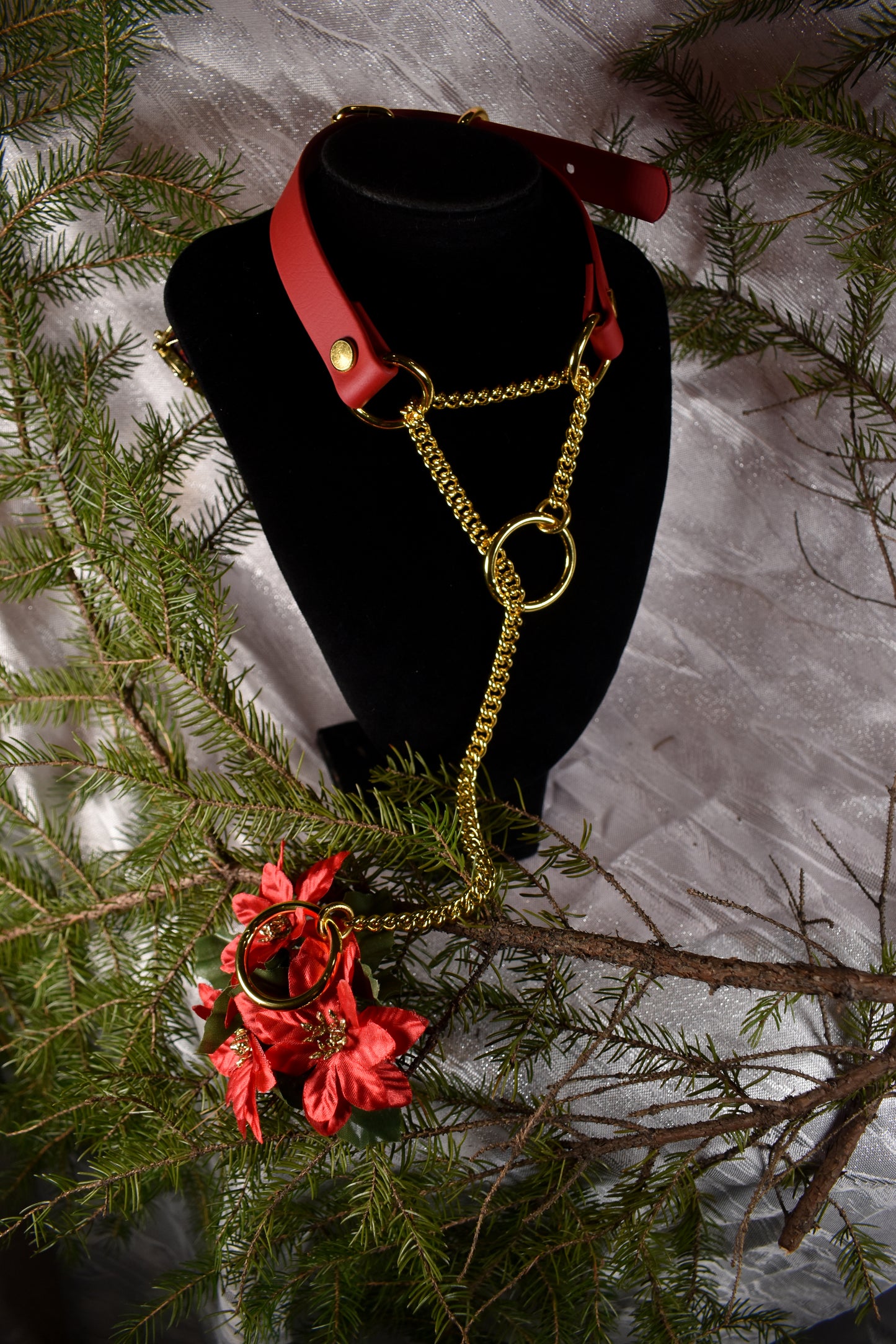 Red and golden Slipping Martingale Choker  - Festive Collection 2025