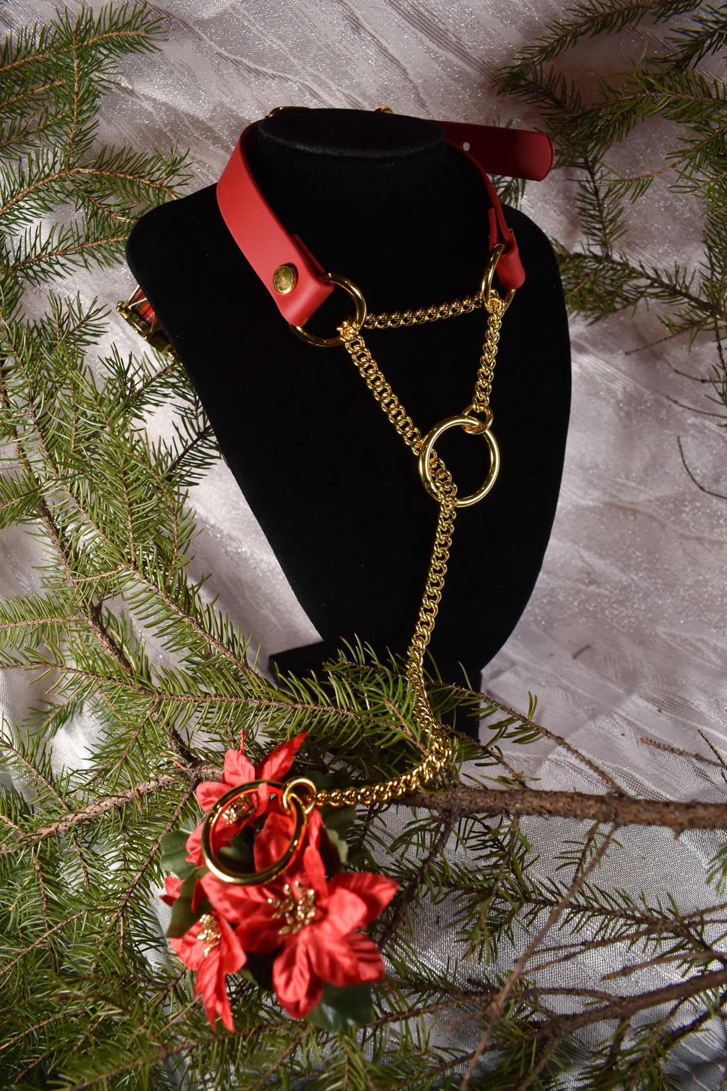 Red and golden Slipping Martingale Choker  - Festive Collection 2025