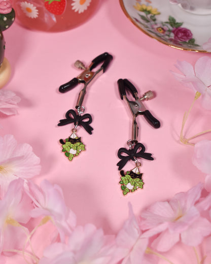 Leafy kitty Nipple Clamps