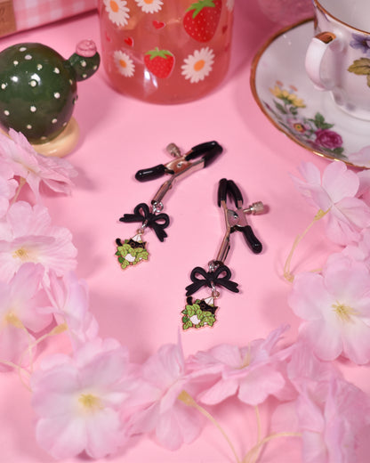 Leafy kitty Nipple Clamps