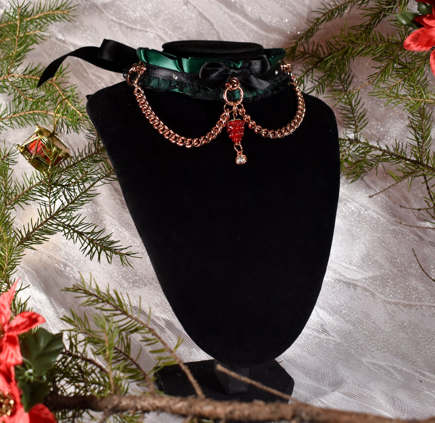 Festive berries choker  - Festive Collection 2025