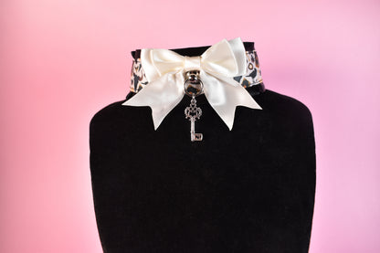 White Bow Key Halloween 2024 Choker