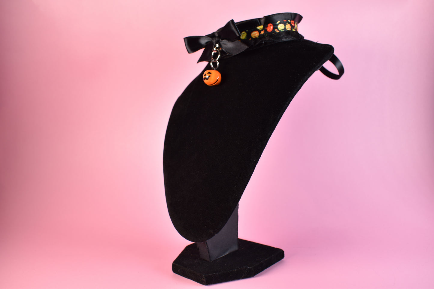 Pumpkin Bell Halloween 2024 Choker