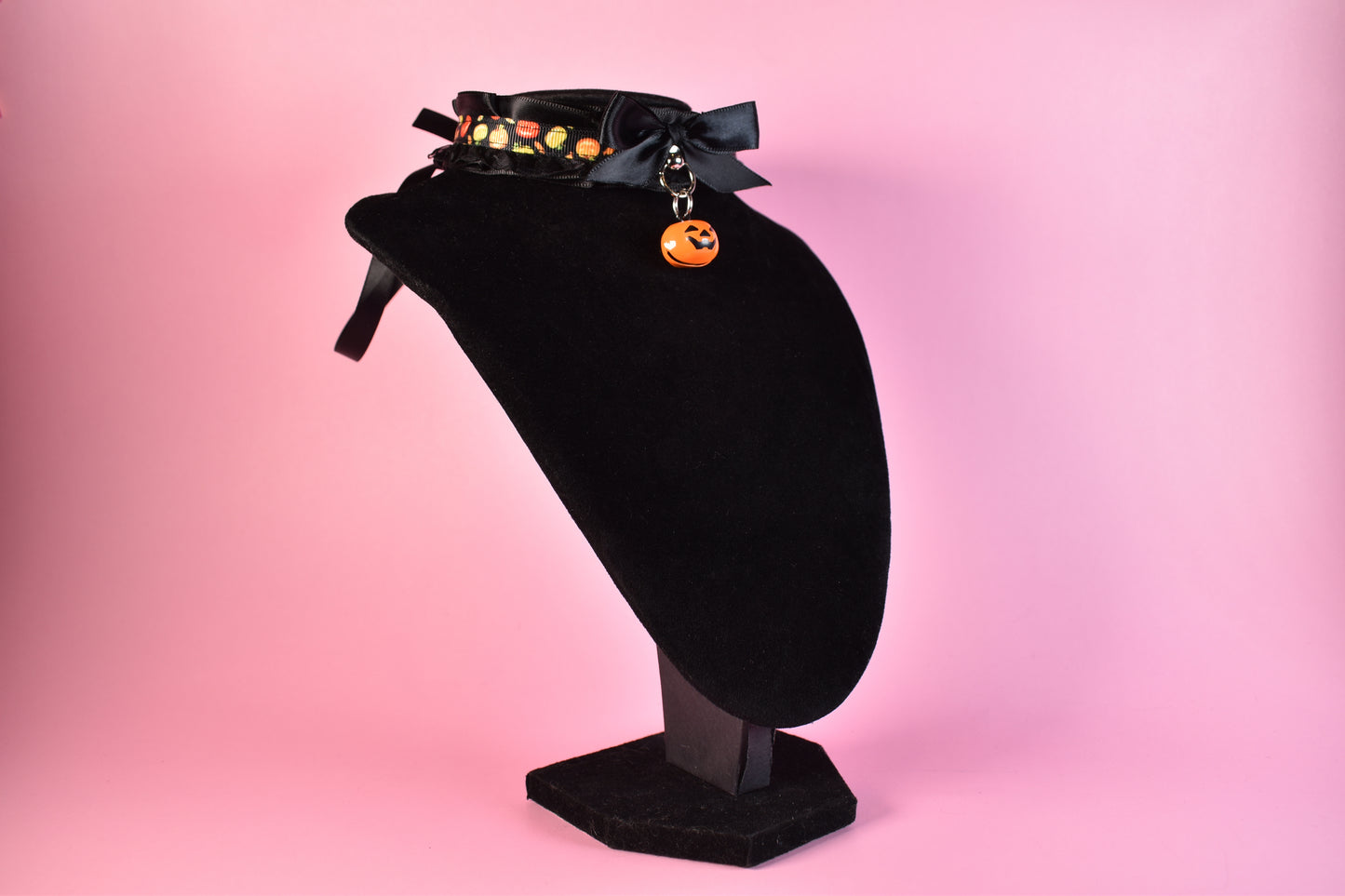 Pumpkin Bell Halloween 2024 Choker