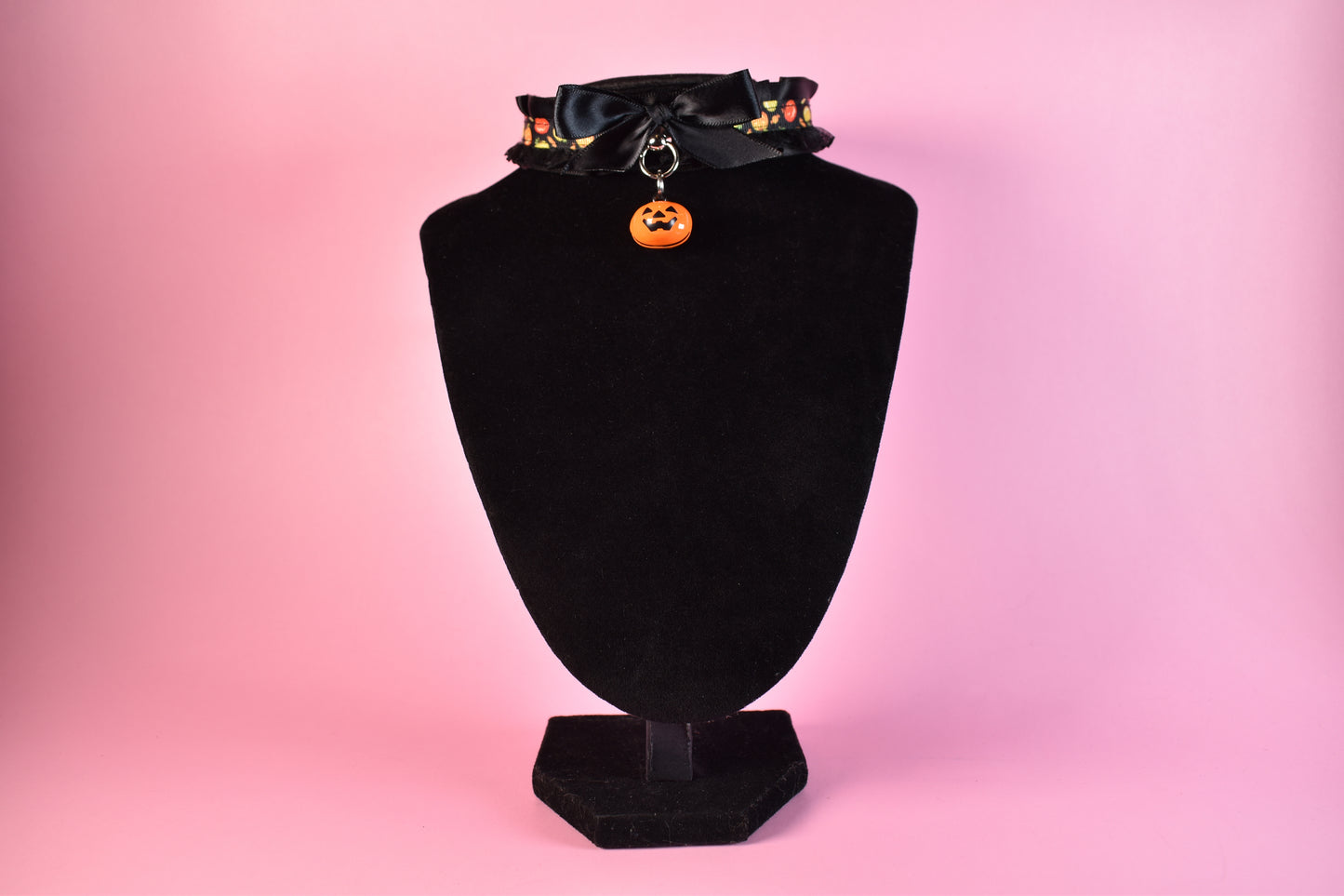 Pumpkin Bell Halloween 2024 Choker