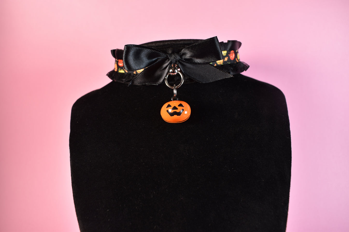 Pumpkin Bell Halloween 2024 Choker