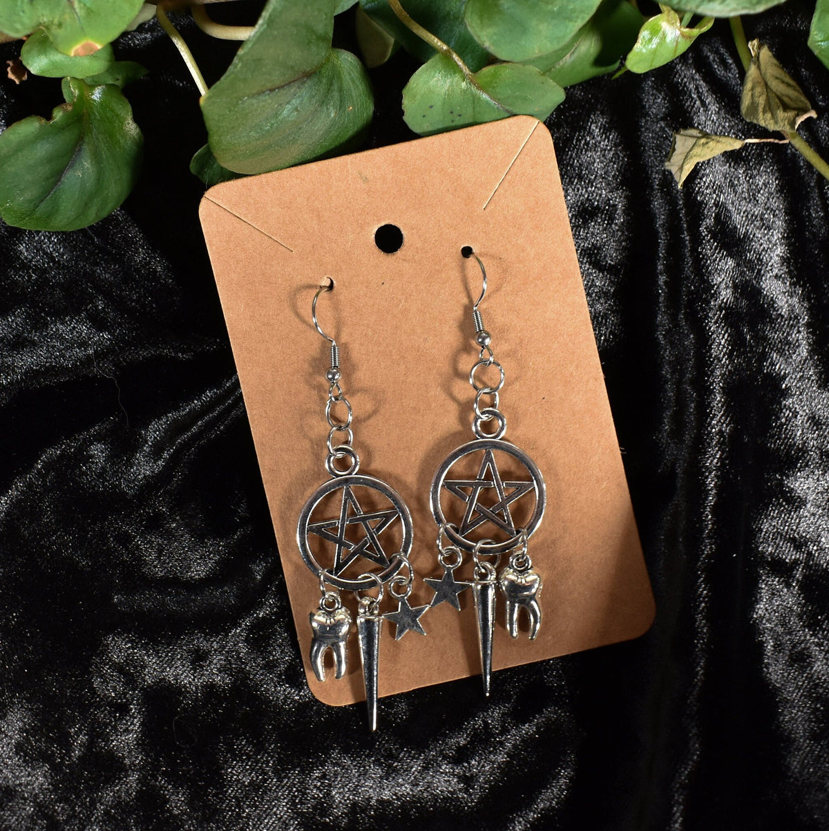 Pentacle And Teeth Earrings – Naughty Pawsies