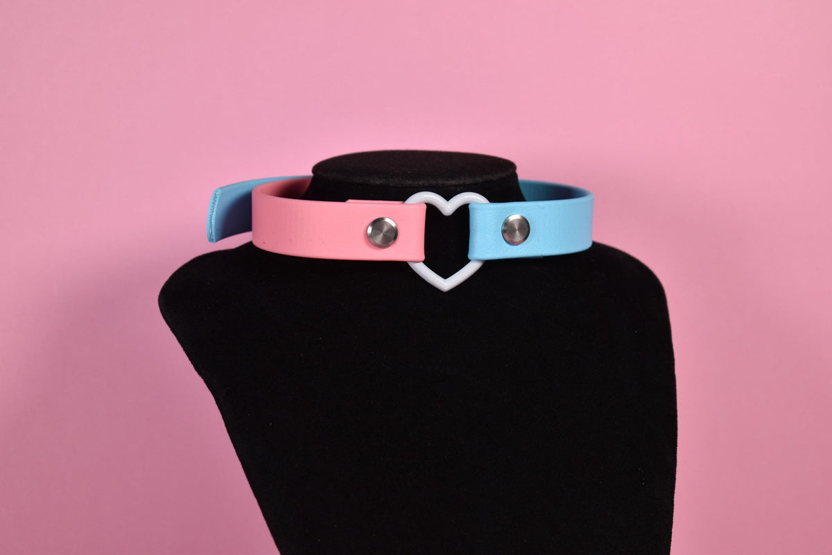 Made to your size / Trans pride heart choker – Naughty Pawsies