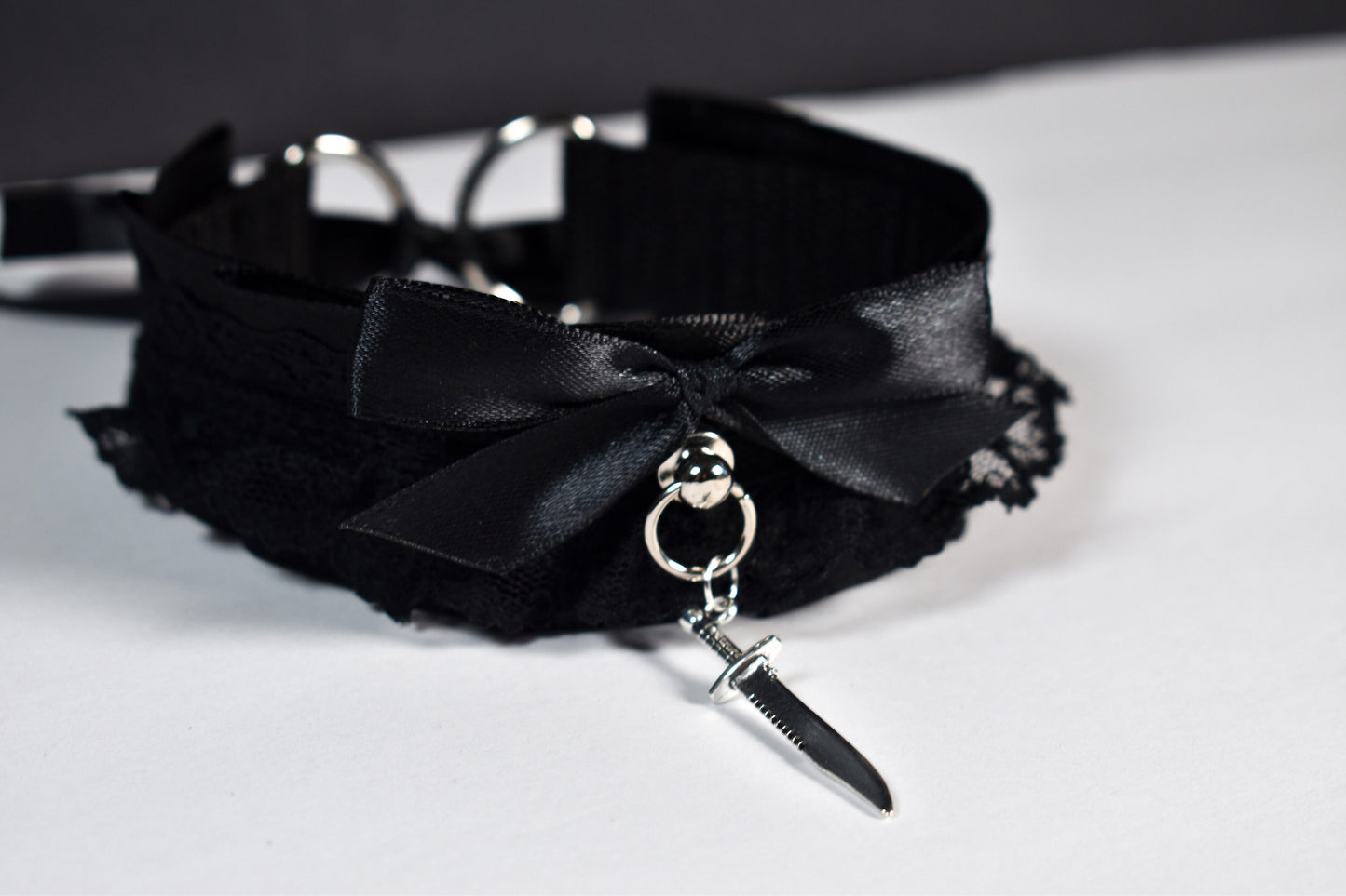 Knife Choker
