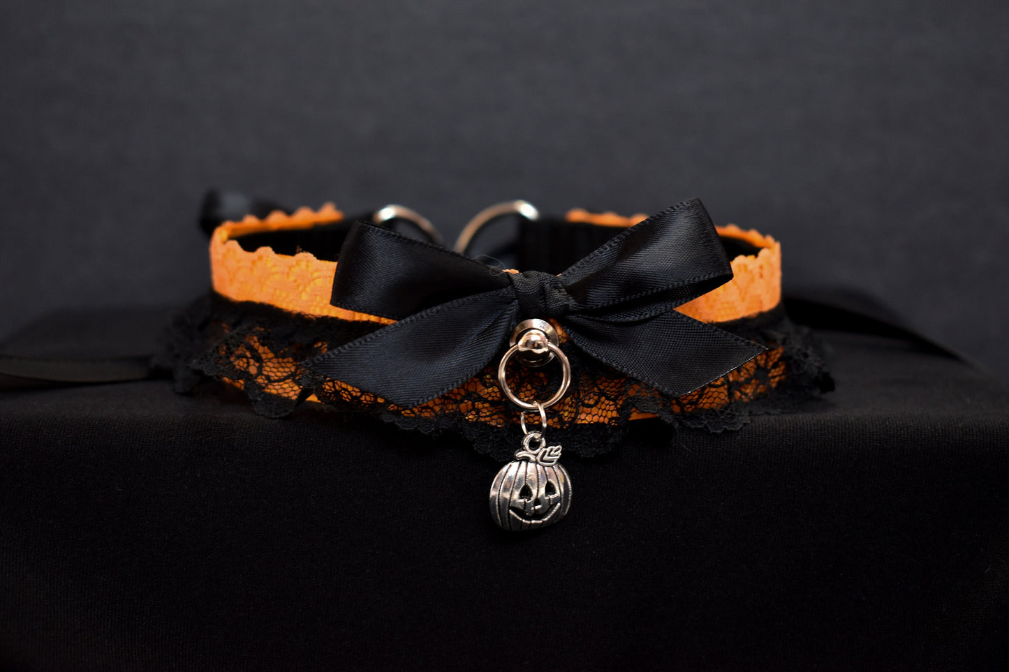 Spooky Kitten Play Choker