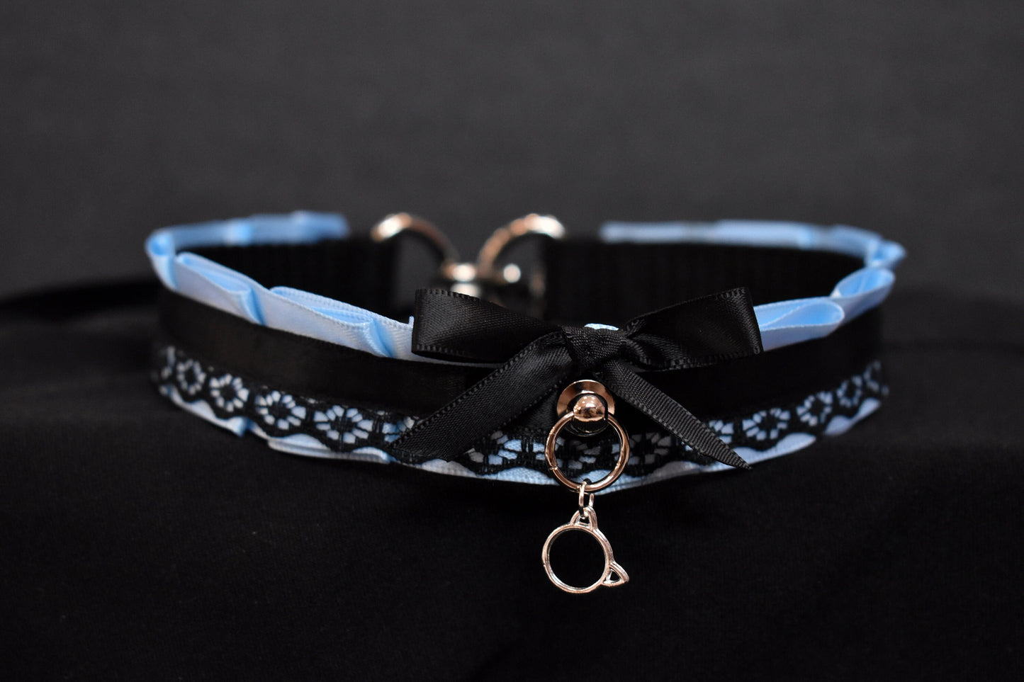 Light blue kitty choker / made to your size