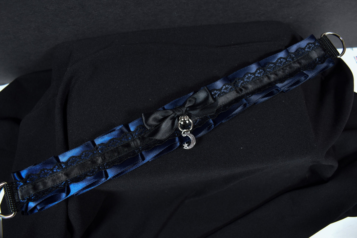 Made to your size /  Navy  moon choker