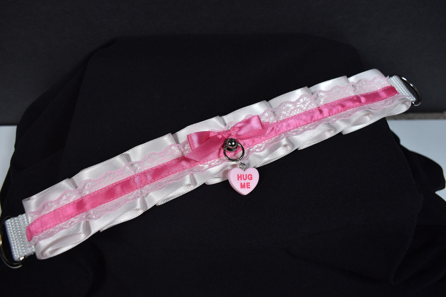 Hug me choker /  made to your size