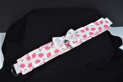 Strawbaby Choker