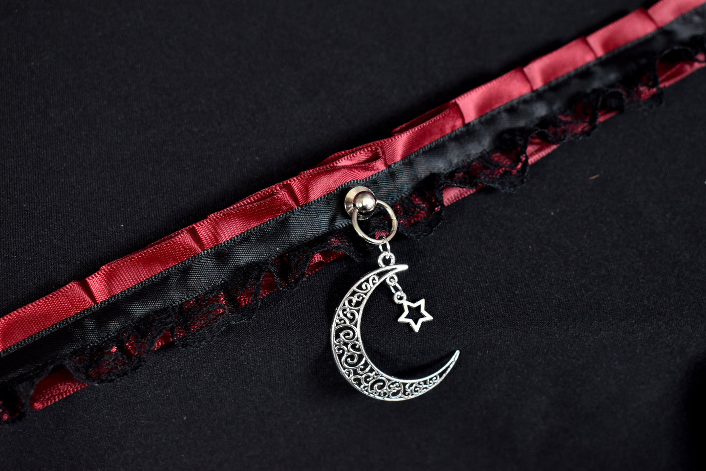 Red moon and star choker / made to your size