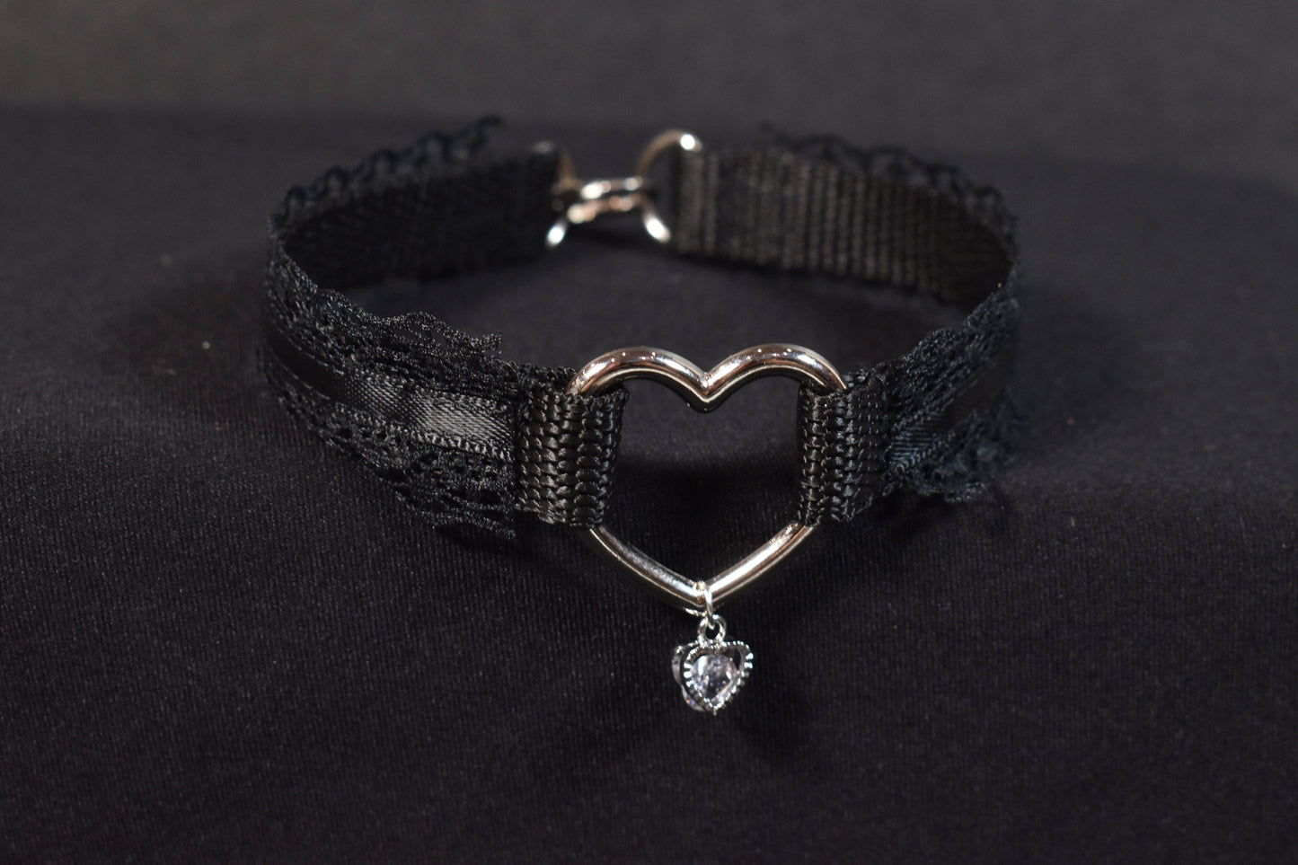 Black heart choker / Made to your size