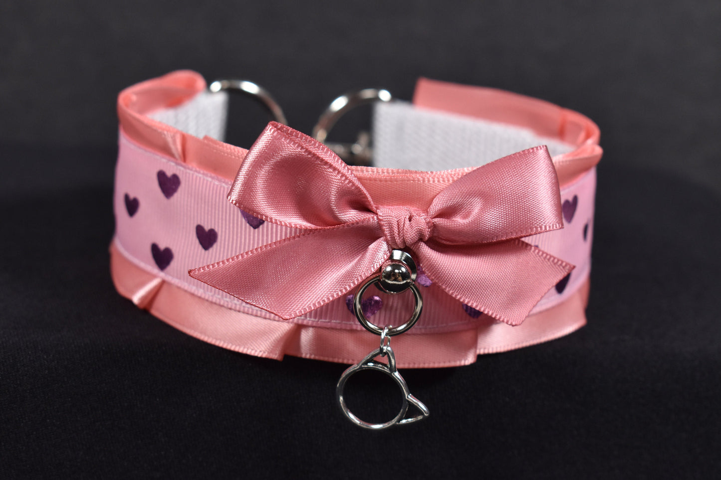 Made to your size / kitty hearts choker