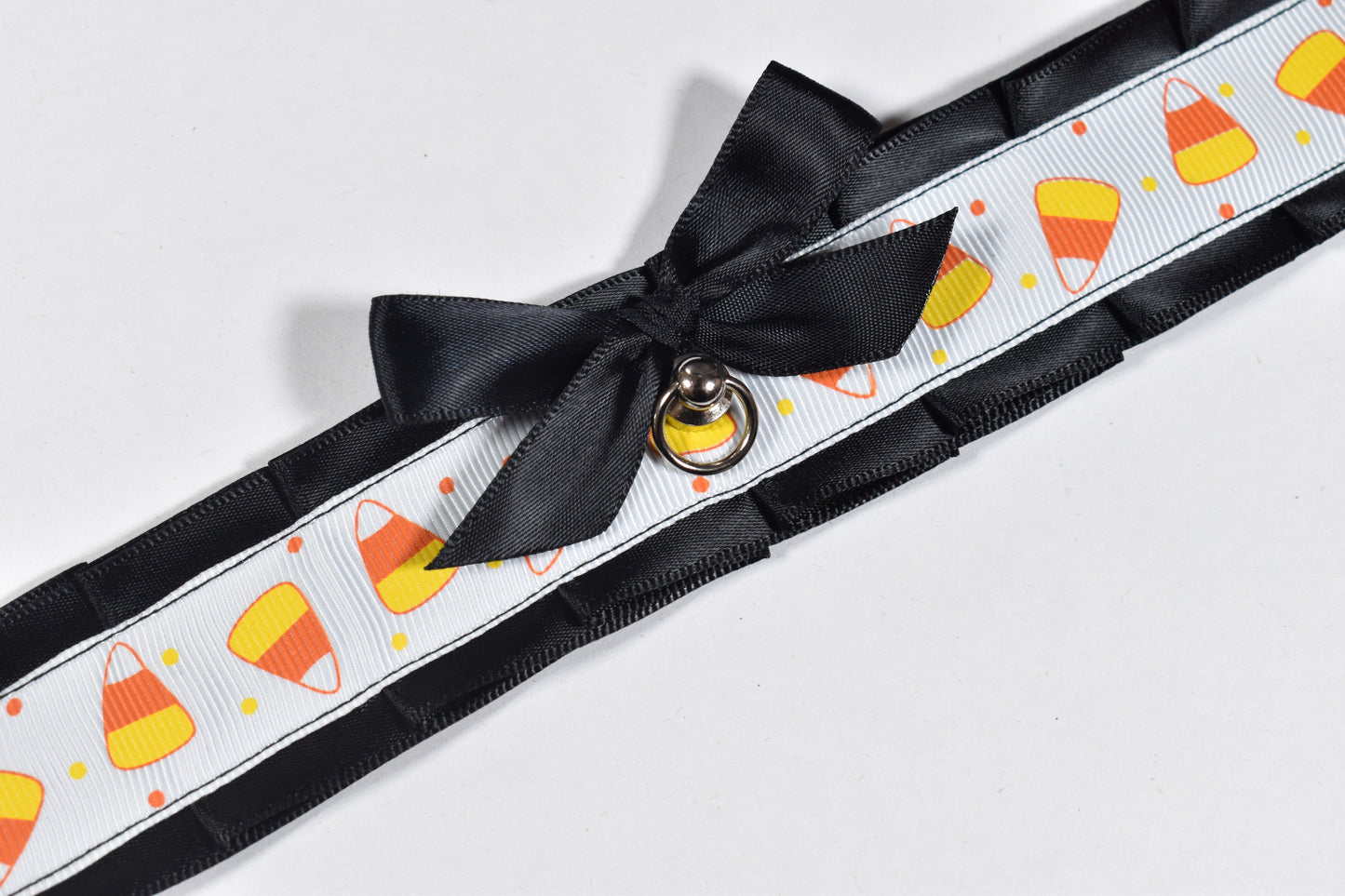 Made to your size / Candy corn choker