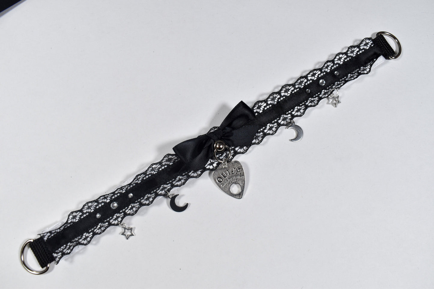 Made to your size /  Black and white Ouija choke