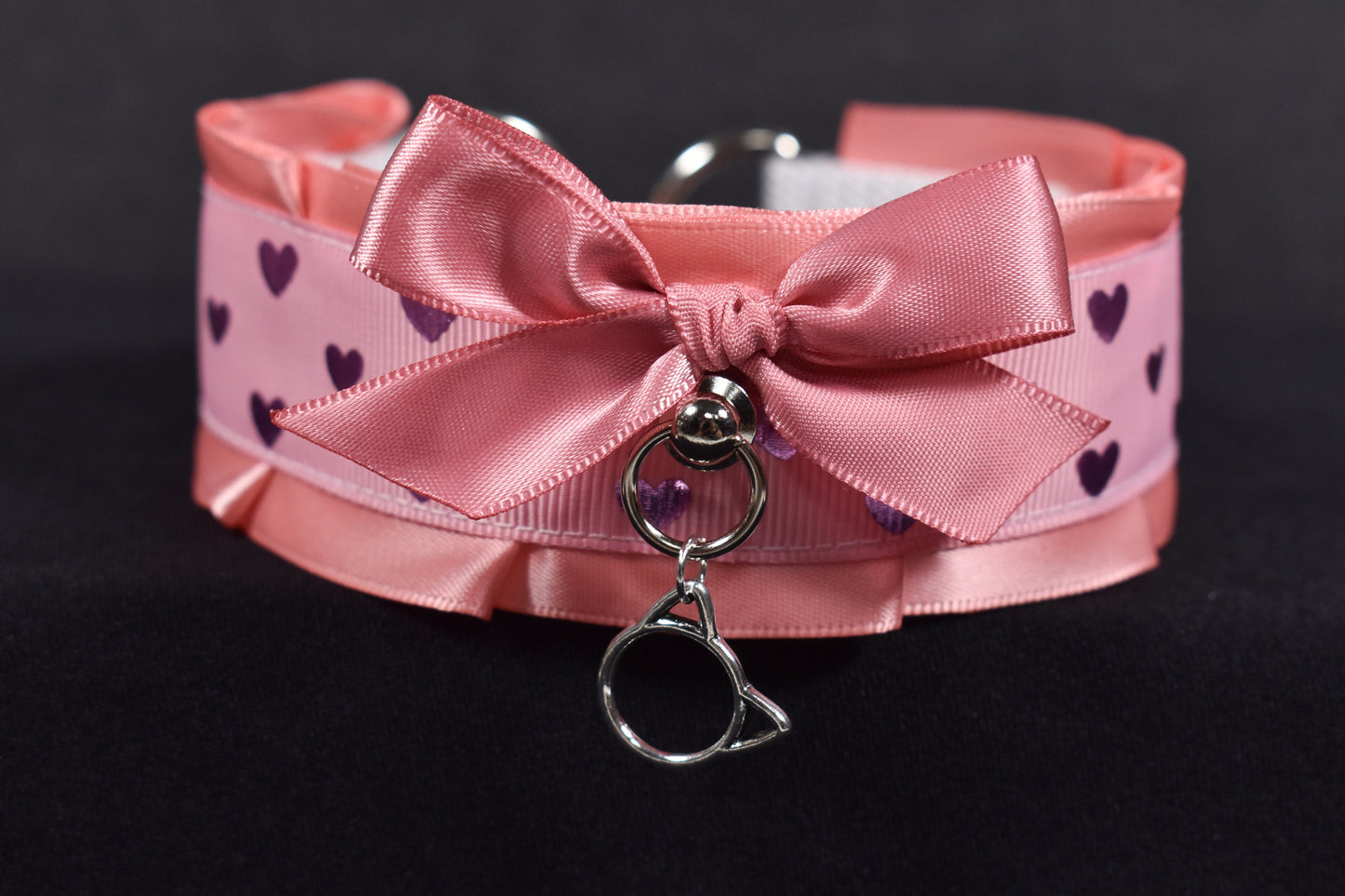 Made to your size / kitty hearts choker