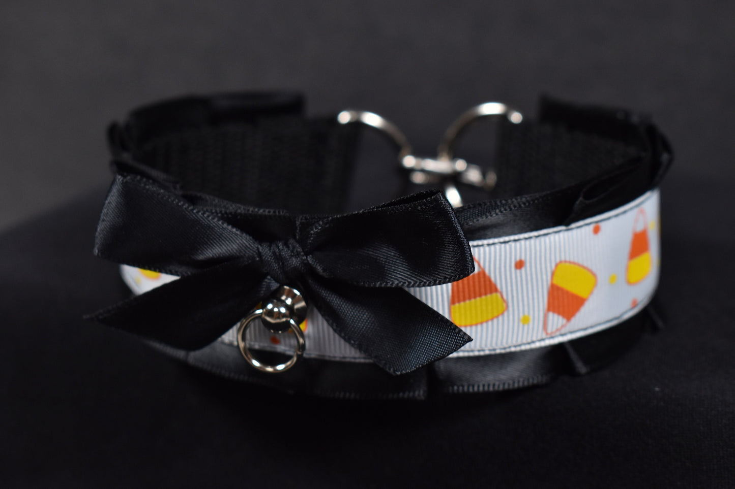 Made to your size / Candy corn choker
