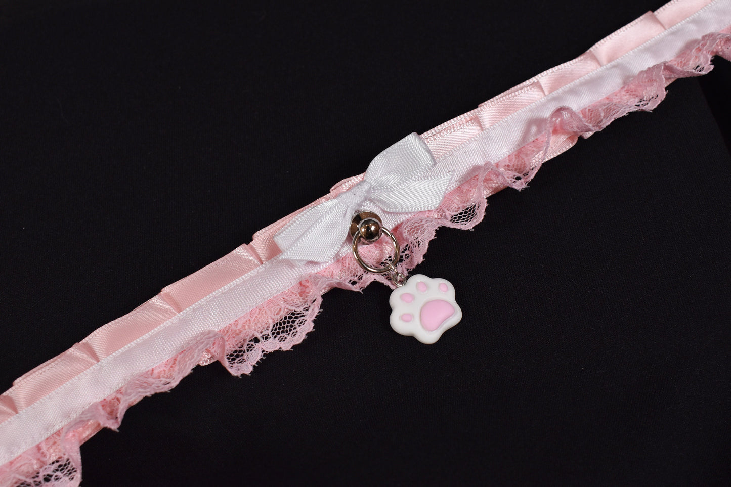 Made to your size / Pink paw choker