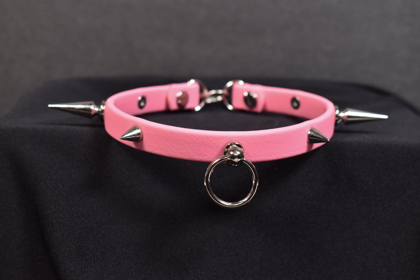 Made to your size / Biothane Pink spiked choker
