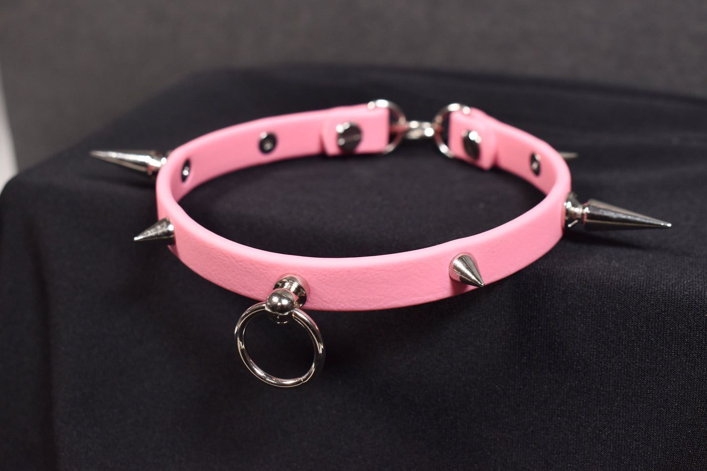Made to your size / Biothane Pink spiked choker