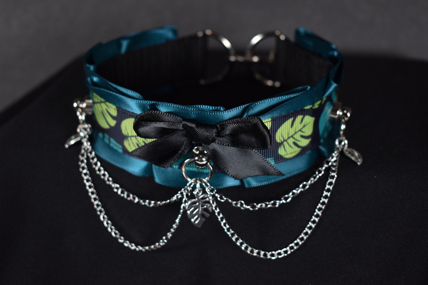 Made to your size / Plant lover choker / monstera / kitten play collar / goth / alt fashion / pet play necklace / bdsm /
