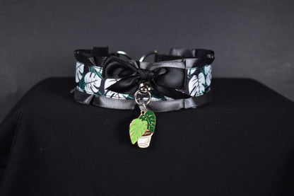 Monstera Plant Choker