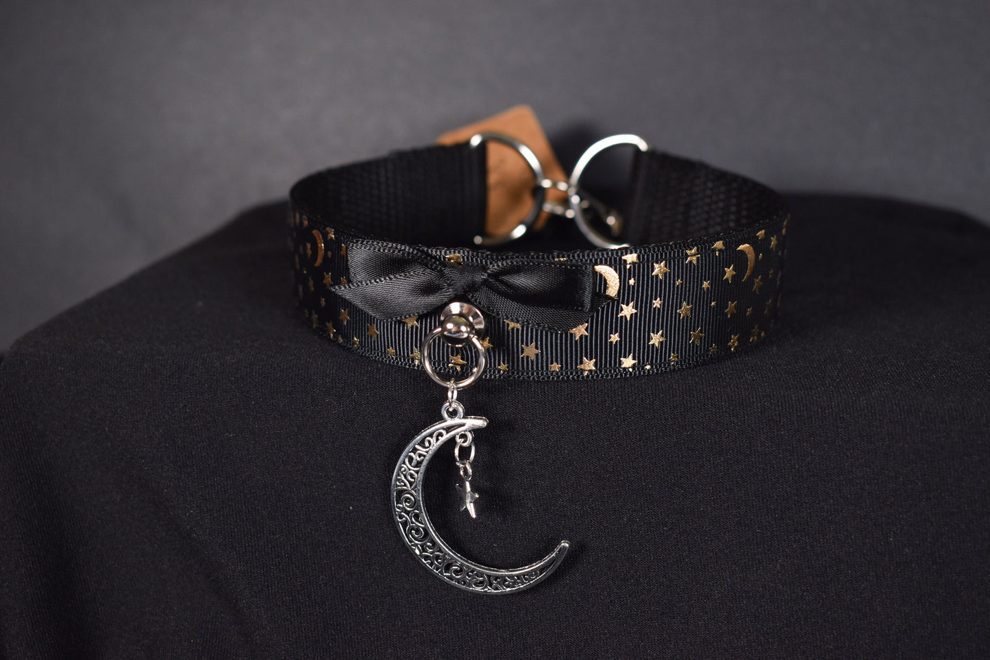 Made to your size / Black and golden moon choker / goth / emo / kitten play / alt fashion / bdsm / pet play necklace / kawaii fashion