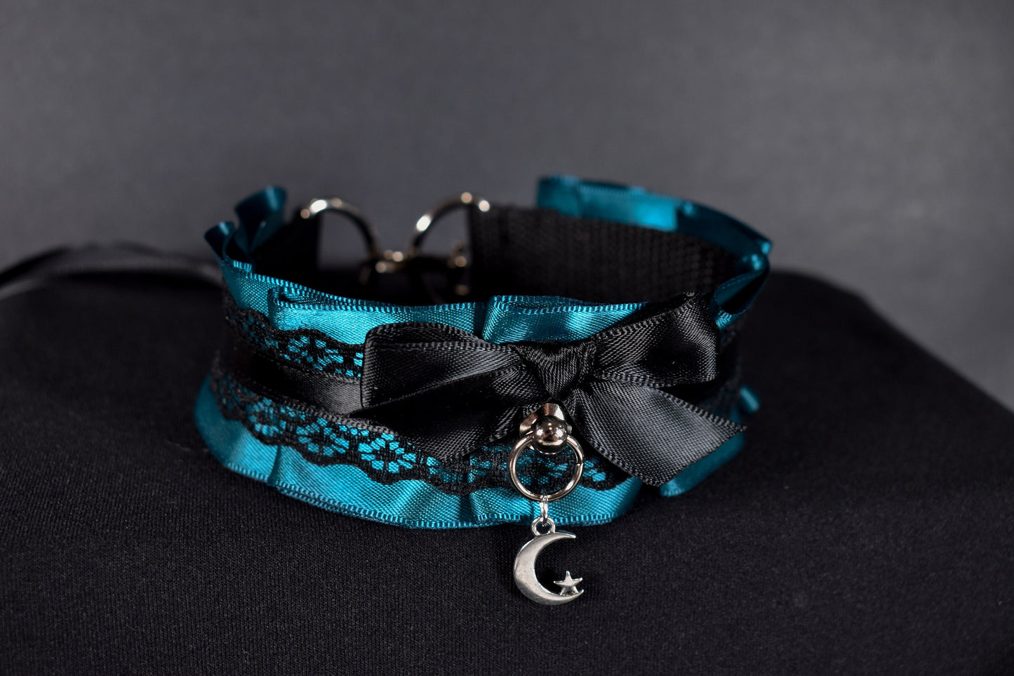 Made to your size / Teal moon choker / goth / emo / kitten play / alt fashion / bdsm / pet play necklace / kawaii fashion